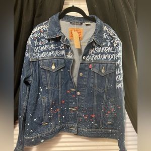 🕶️❤️ Levi’s limited edition denim jacket! Handmaids Tale jacket! XL! NWT!